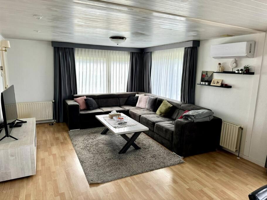 Luxe Chalet In Prachtig Natuurgebied Lith Exteriér fotografie