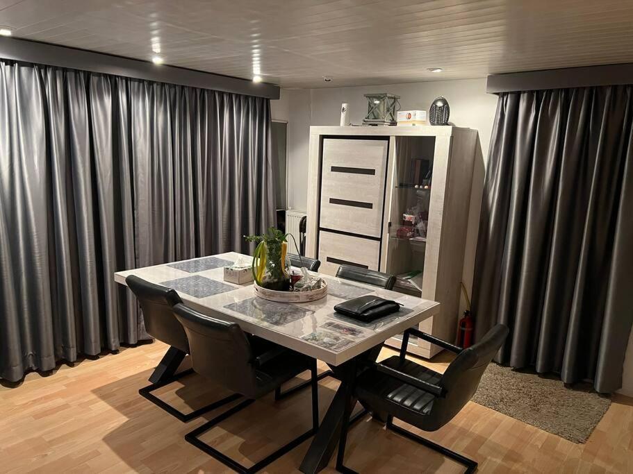 Luxe Chalet In Prachtig Natuurgebied Lith Exteriér fotografie